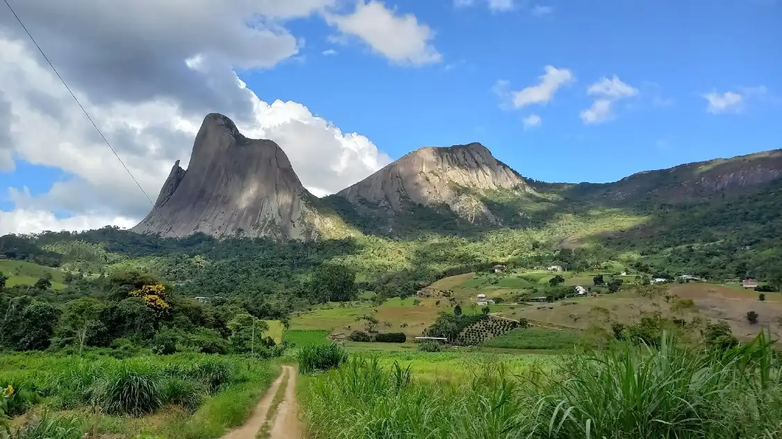 Hotels near Pedra Azul State Park