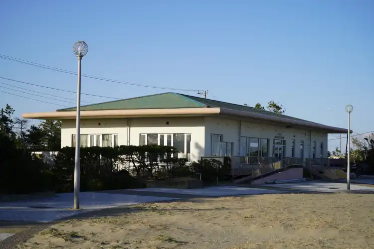 Hotels near Katakai Beach
