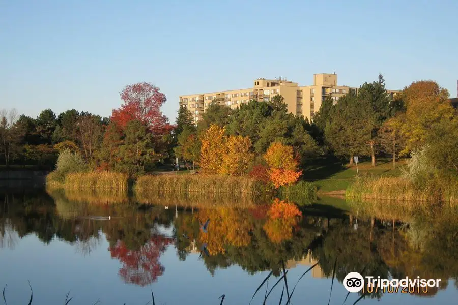 Lake Aquitaine Park