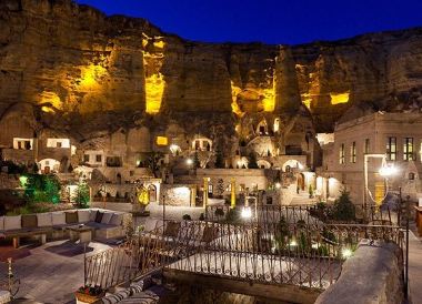 ネヴシェヒル行き飛行機