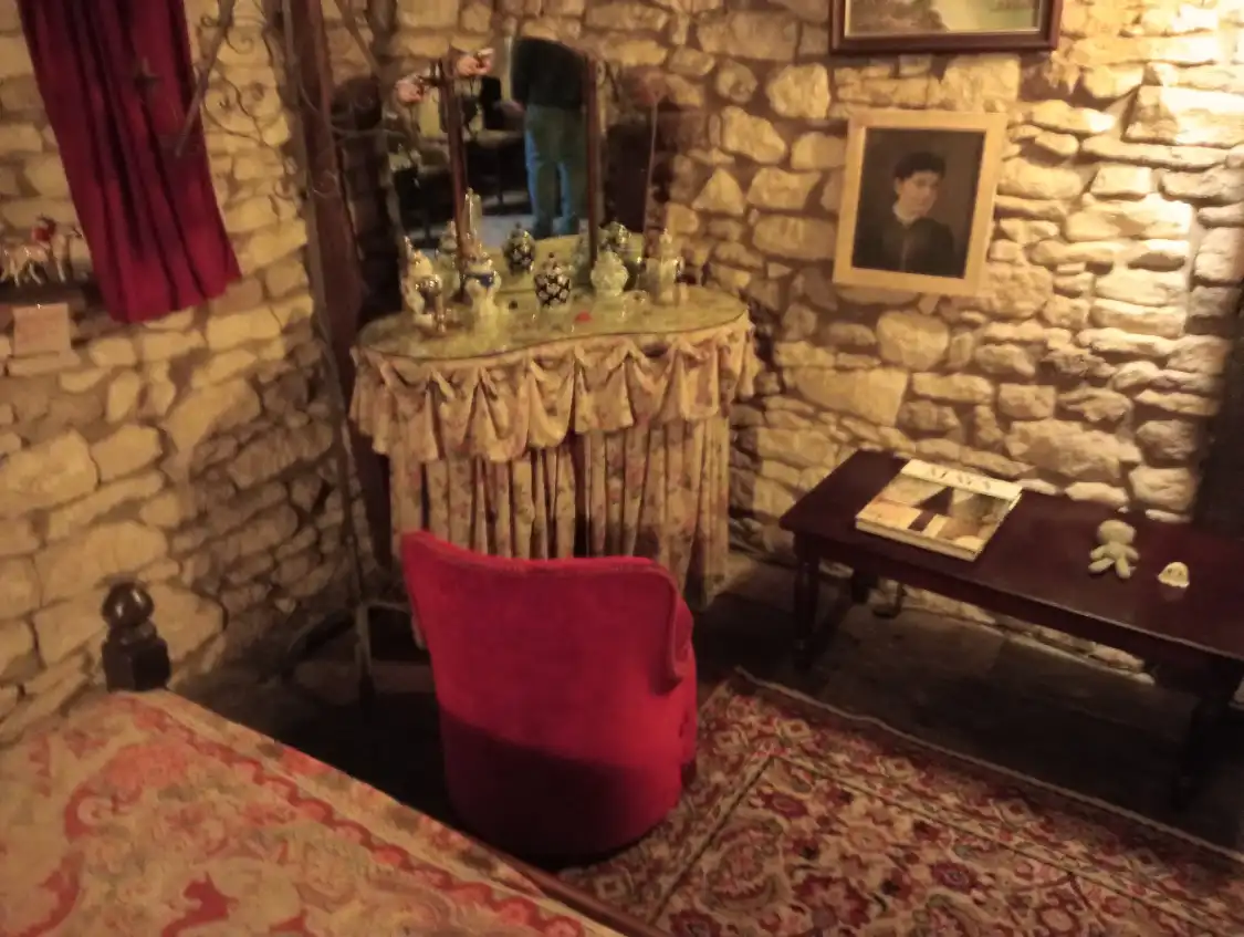 Các khách sạn gần Ancient Ram Inn