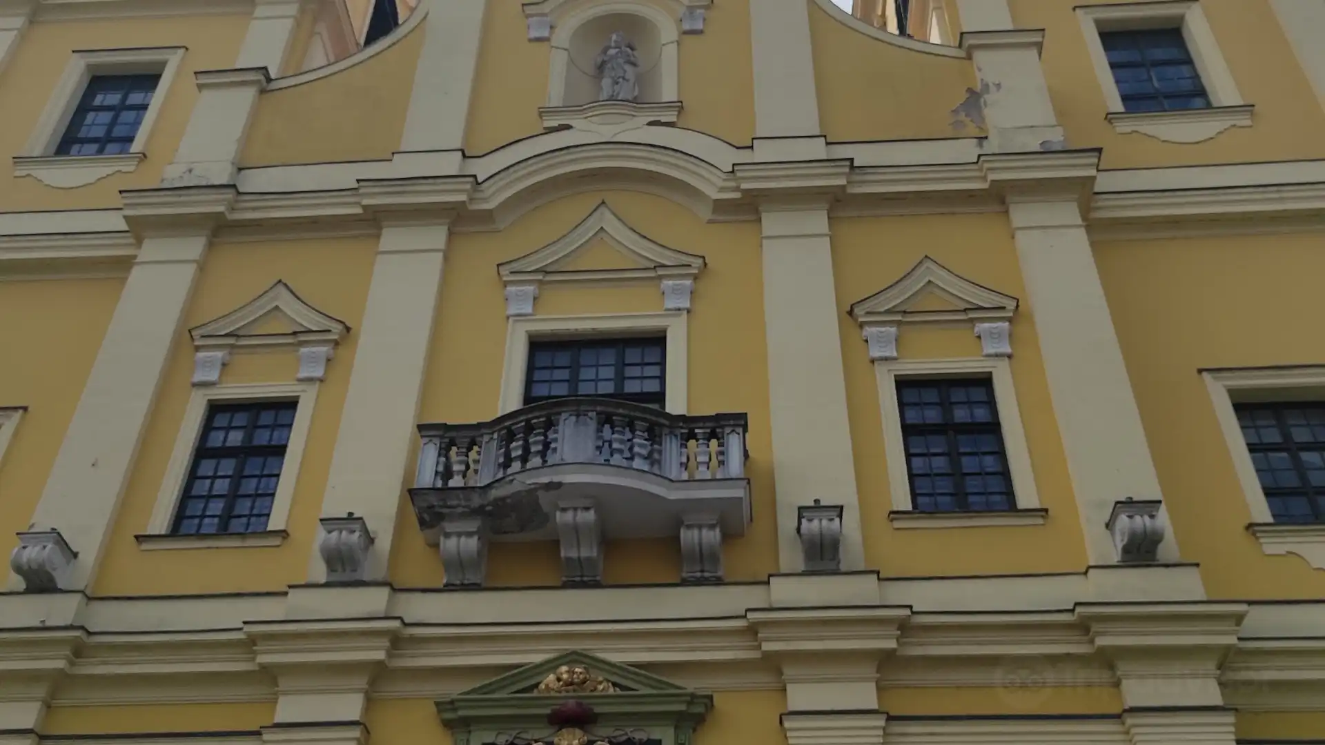 Hotels near Saint Anne's Cathedral