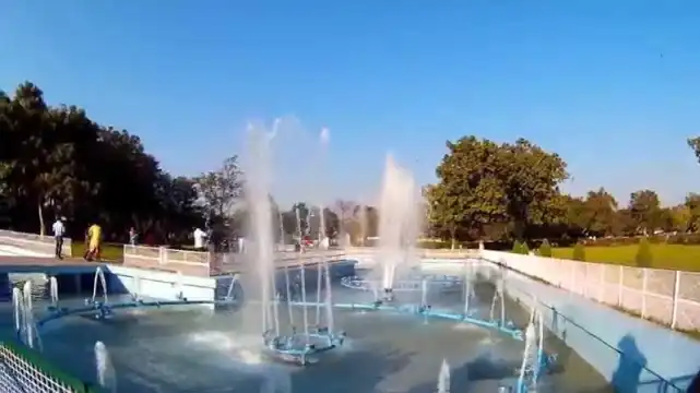 Hotels near Zakir Hussain Rose Garden