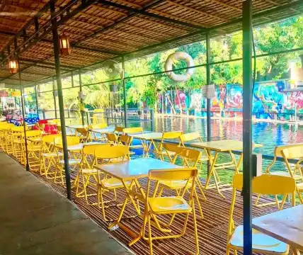 Hotels in Phra Pradaeng