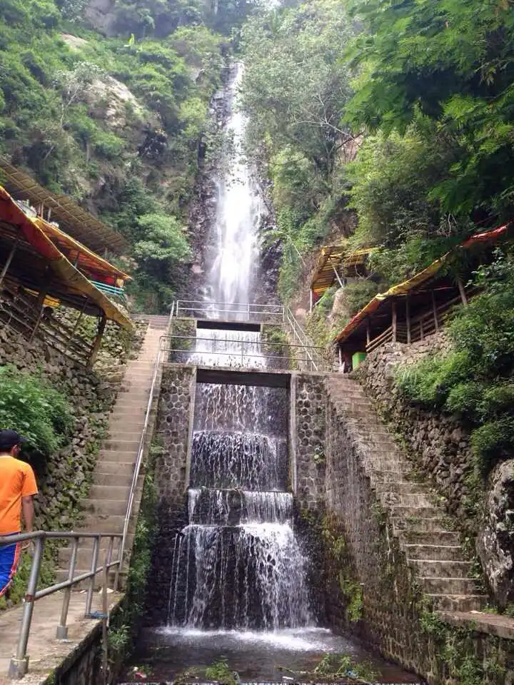 Hotel dekat Telaga Sarangan Magetan