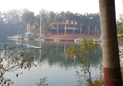 Kadaiya Lake Garden