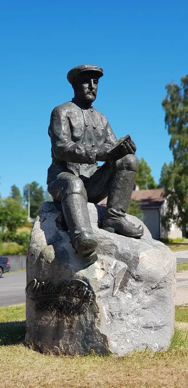 Hotel dekat Väinö Kataja Statue
