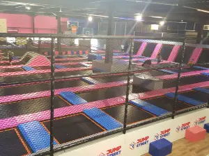 Jump Street Trampoline Parc