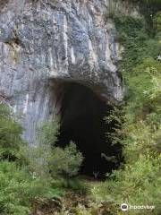 Dabarska Cave
