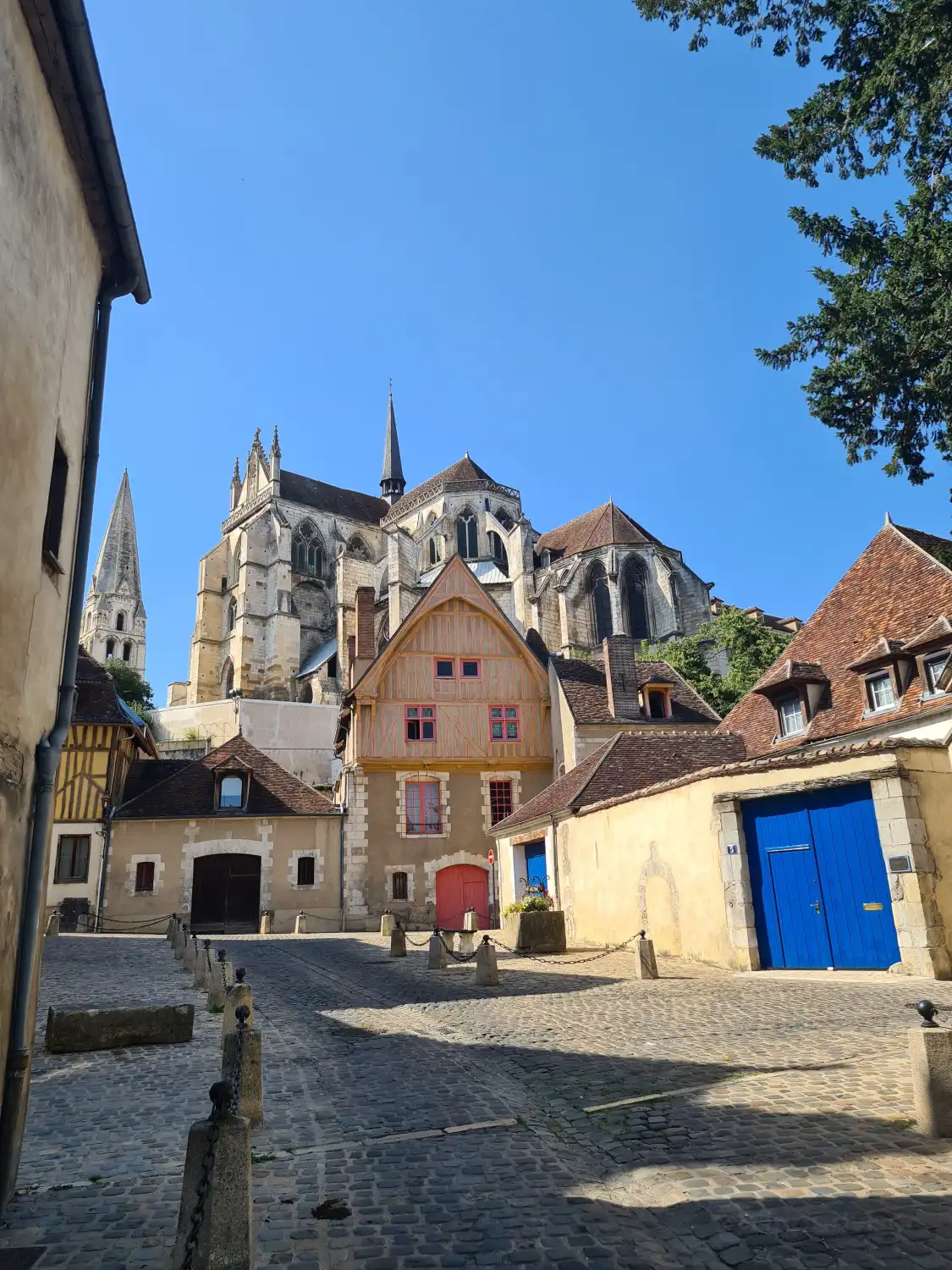 Các khách sạn gần Abbey of Saint-Germain d'Auxerre