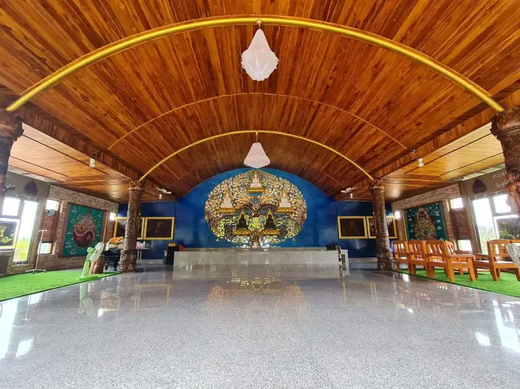 Hotels near Wat Ranam
