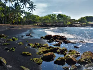 Punaluʻu Beach
