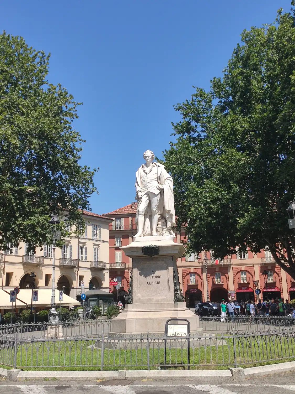 Hotel in zona Monumento a Vittorio Alfieri
