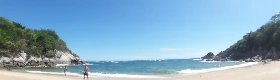 Hotels near Playa Arrocito