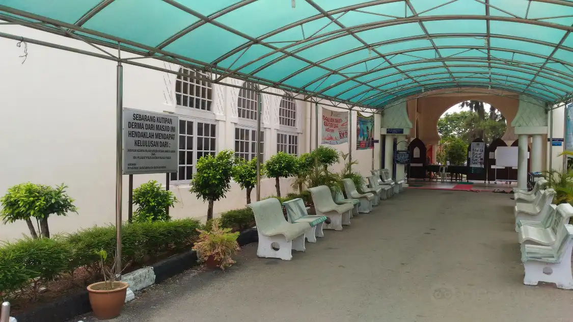 Hotels near Masjid Sultan Muzaffar Syah