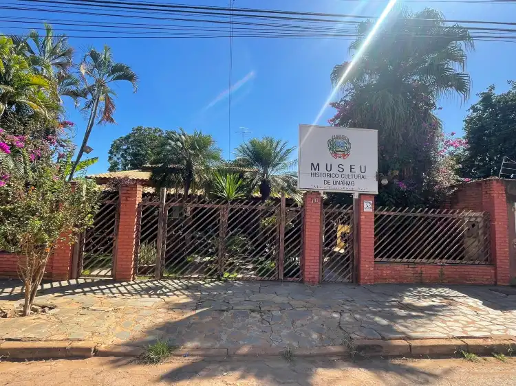 Unaí