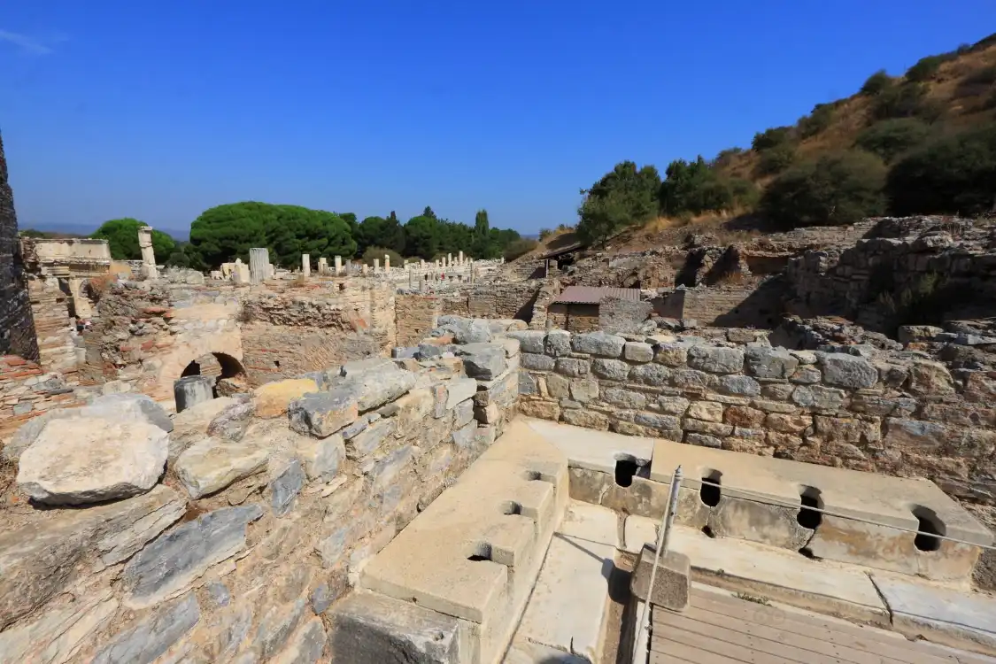Public Latrine附近的飯店