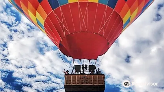 Canyonlands Ballooning