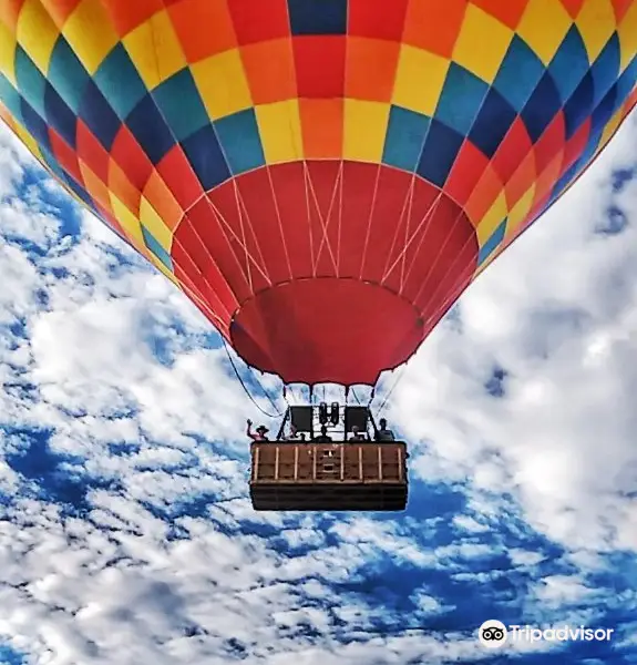 Canyonlands Ballooning