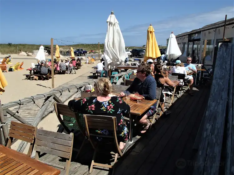Hotels near Jetties Beach
