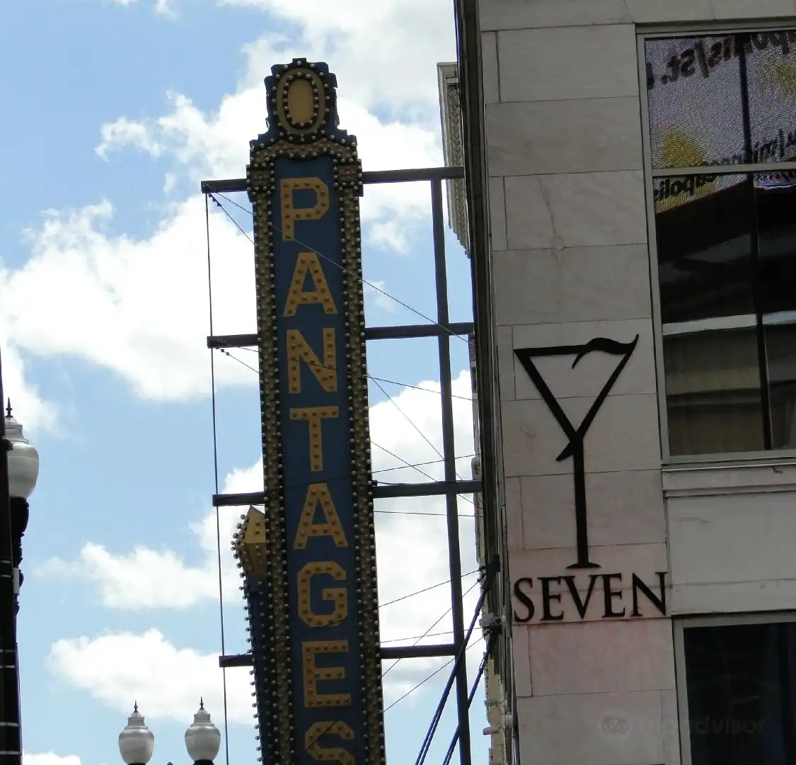Hotels near Warehouse District