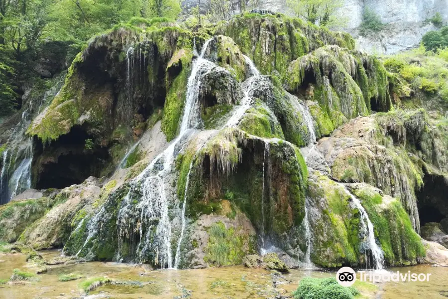 Cascade de Tufs