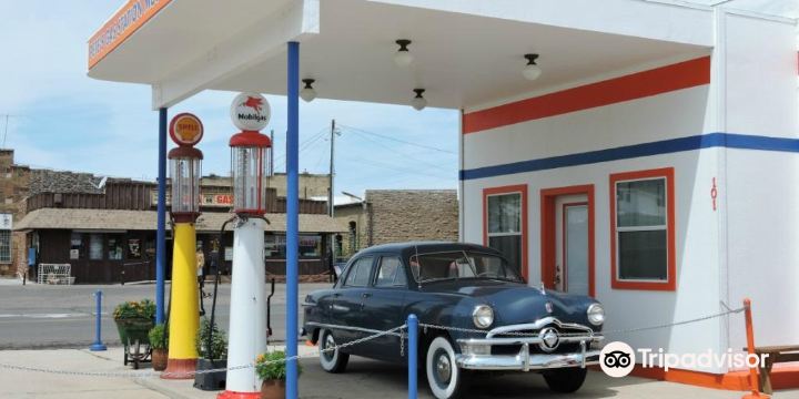 Pete's Rt 66 Gas Station Museum