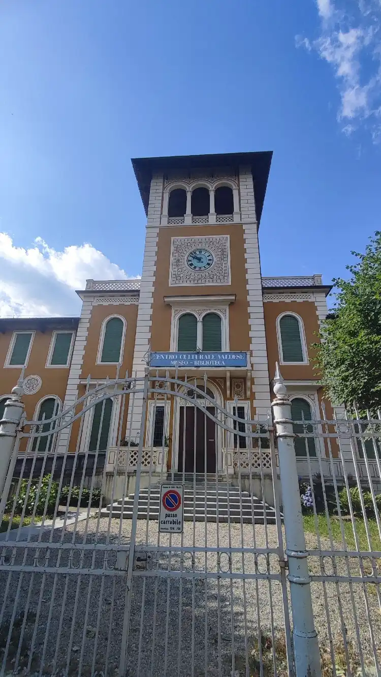 Torre Pellice 호텔