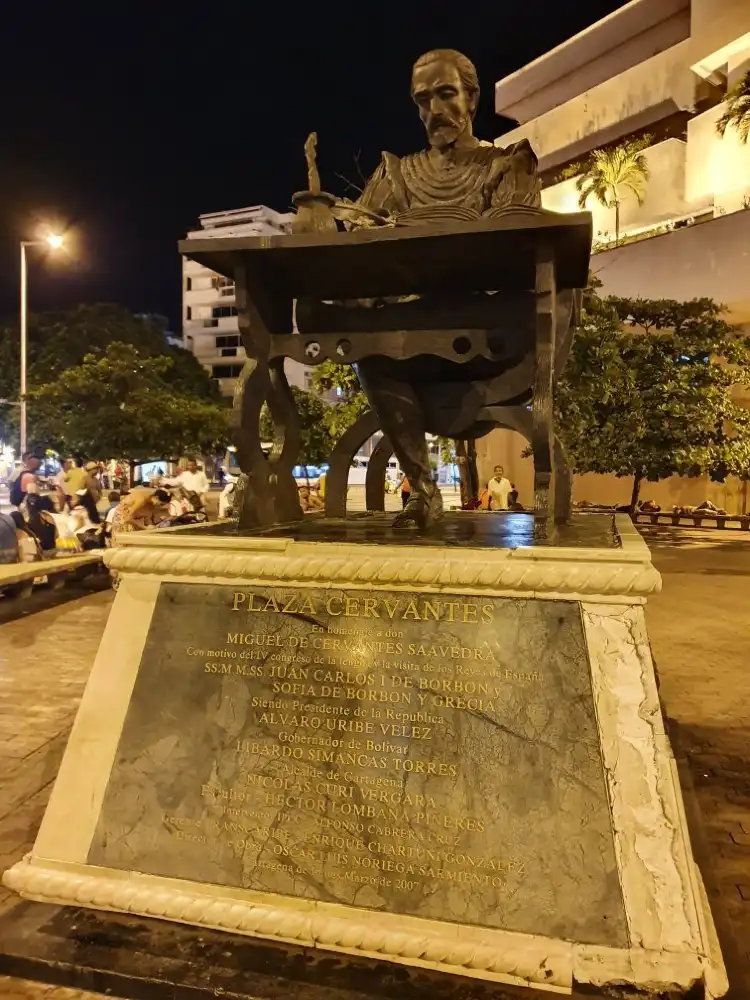 Các khách sạn gần Monumento a Miguel de Cervantes