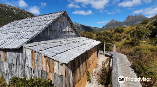 Dove Lake Boatshed