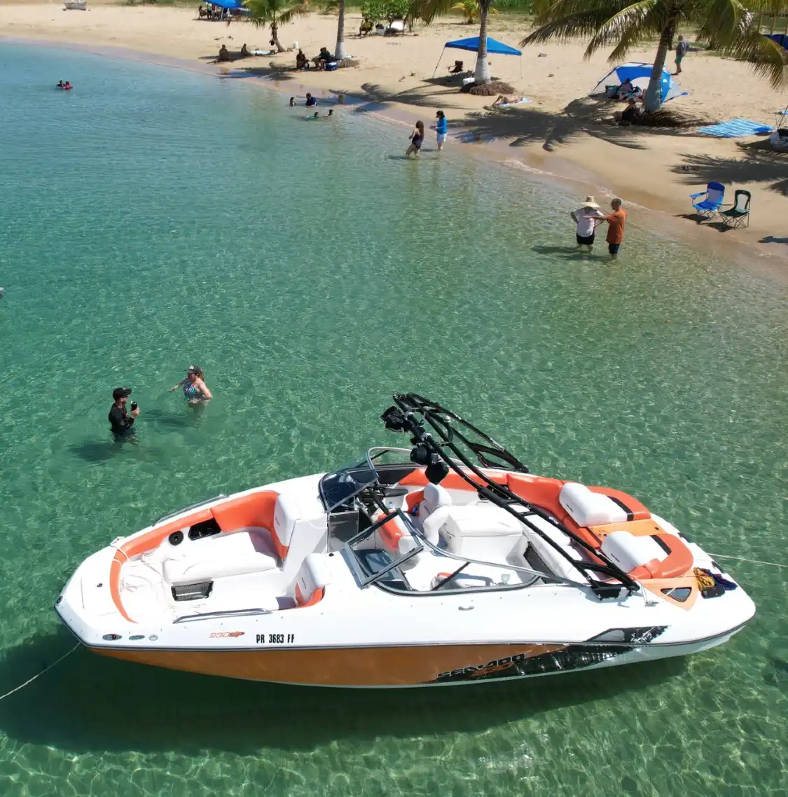 Hotels near Playa Rompe Olas