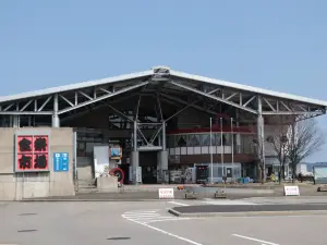 道の駅 能登食祭市場(七尾フィッシャーマンズワーフ)