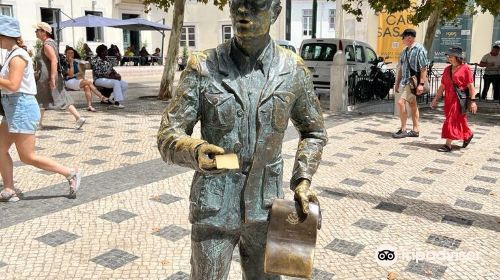 O Cauteleiro Statue