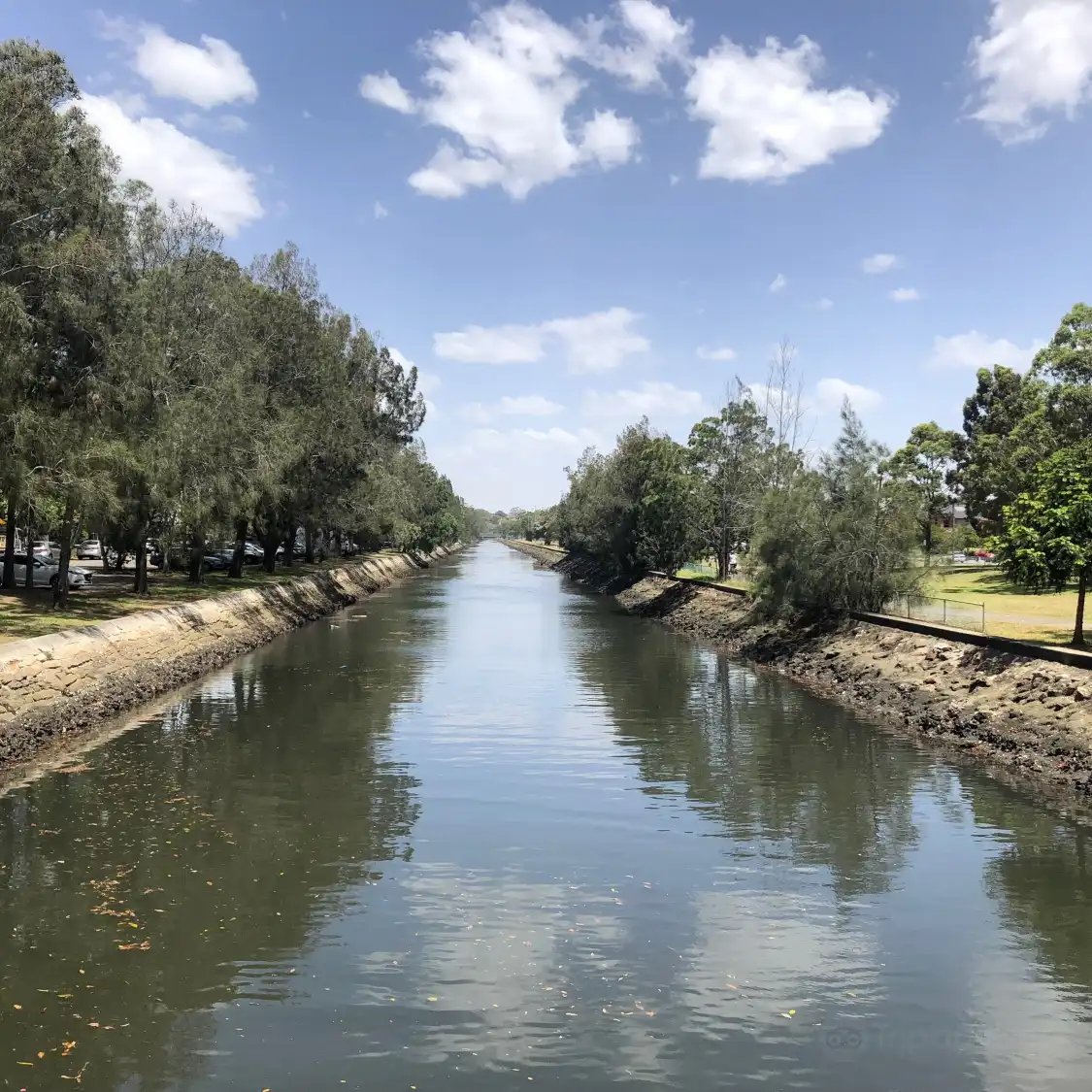 Hotels near Hawthorne Canal Reserve