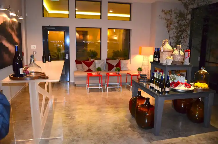 Hotels near La Crema Tasting Room