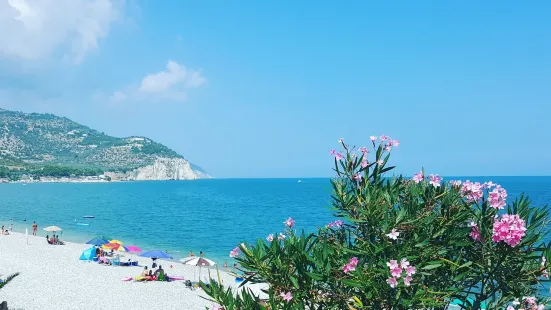 Spiaggia di Piana di Mattinata