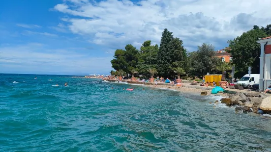 Faro sulla spiaggia di Isola