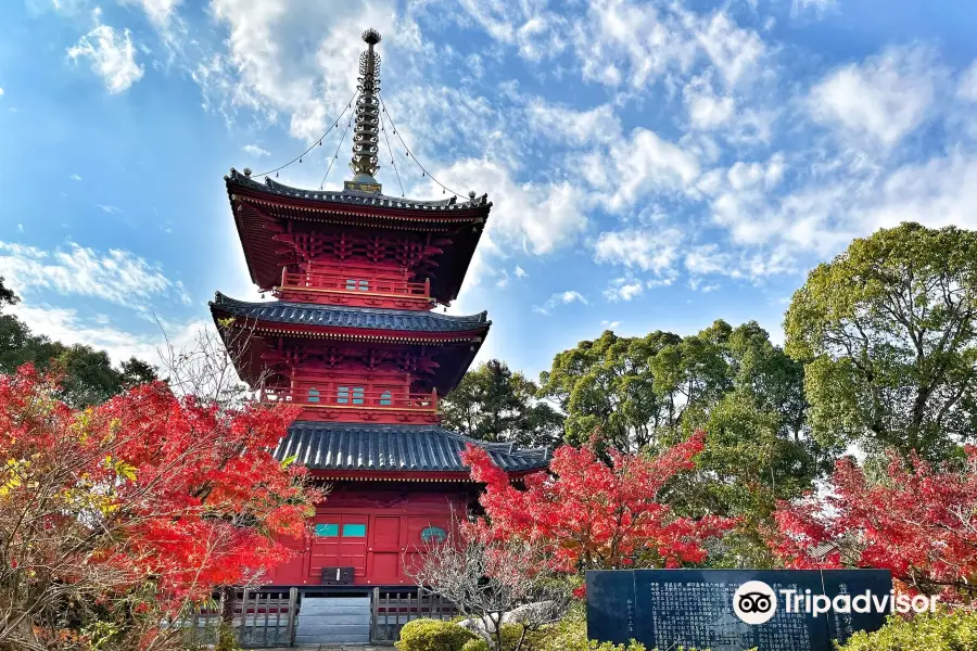 Buzen Kokubunji triple tower