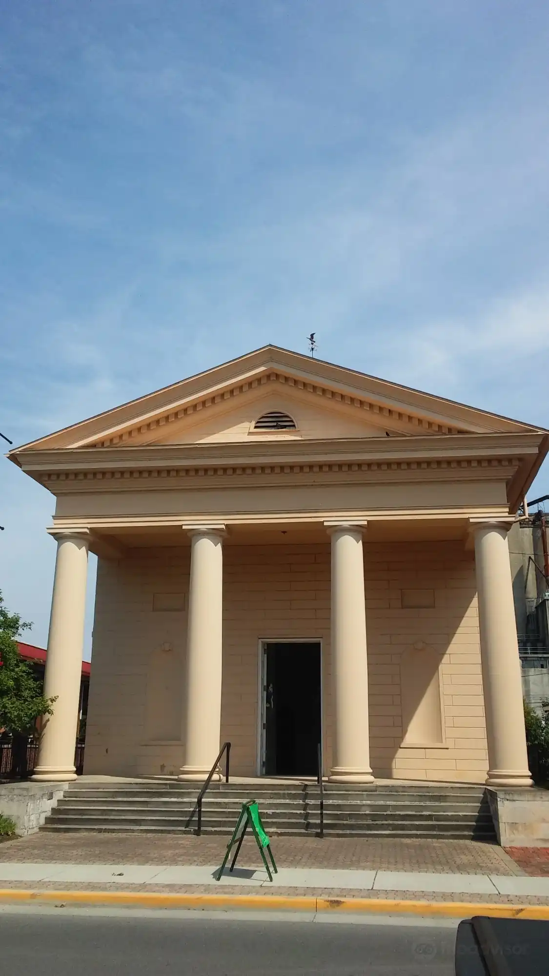 Hotels near Vincennes State Historic Sites