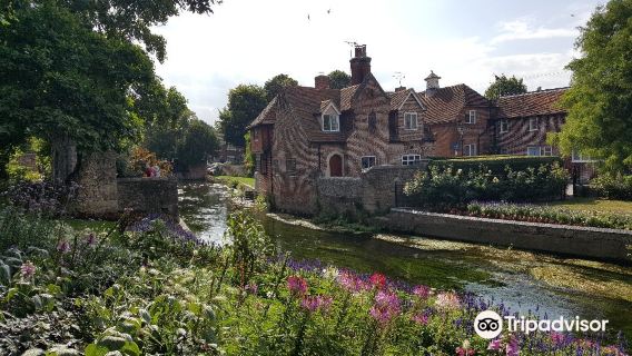 Broomfield and KingswoodTours