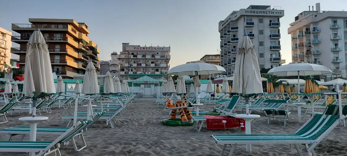Hotels near Bagni Carla 98