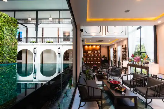 Makkha Health&Spa 水療按摩 (Ancient House 分店)附近的飯店