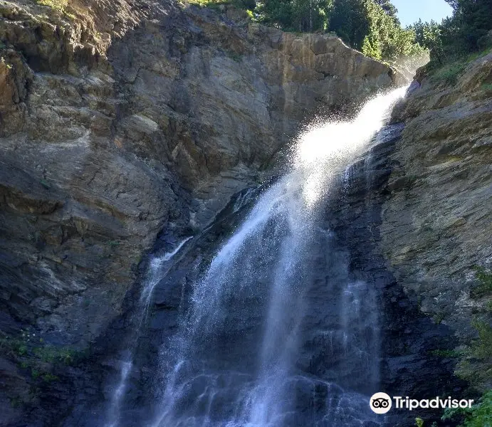 Waterfall Ardones