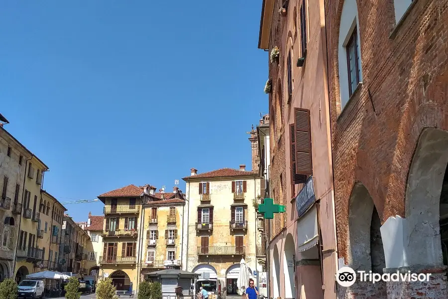 Piazza Santorre di Santarosa