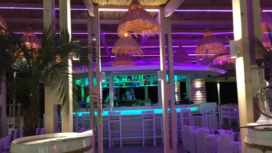 Themis Beach Bar