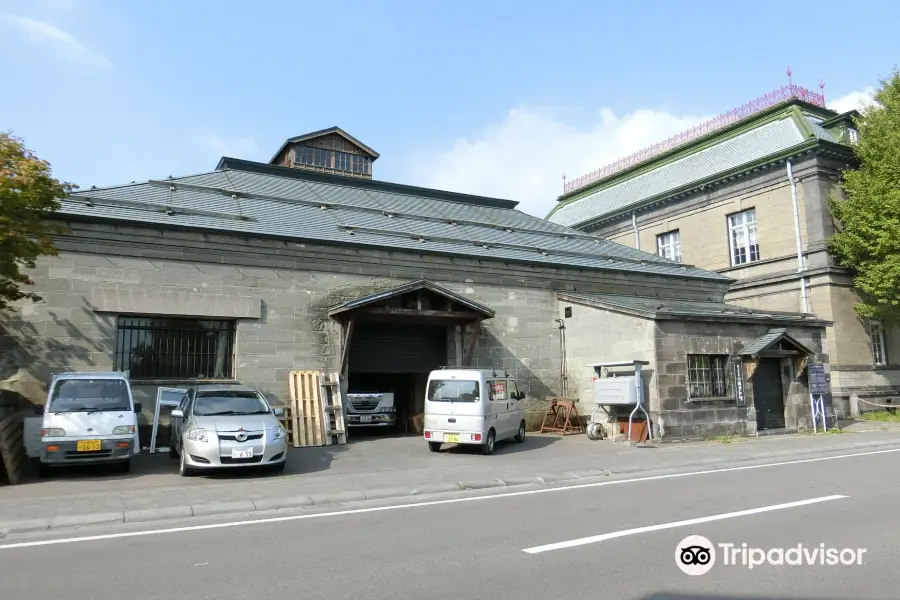 舊日本郵船小樽支店殘荷倉庫