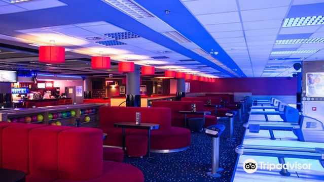 MK Bowling. Entertainment center