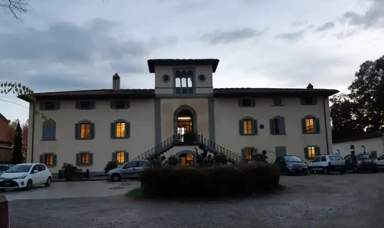 Hotels near Biblioteca Comunale