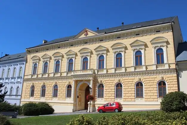 Hotels near Biskupska banka.