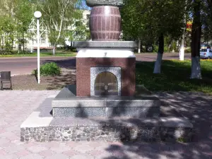 Памятник Огурцу